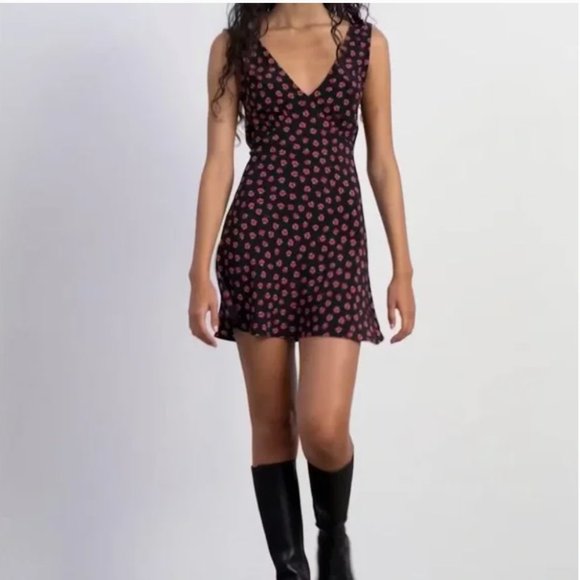 Réalisation Par The Isabelli Dress in Rosalita Silk Floral Rose Print Dress